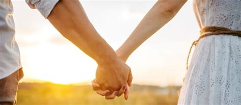 reddit dating holding hands